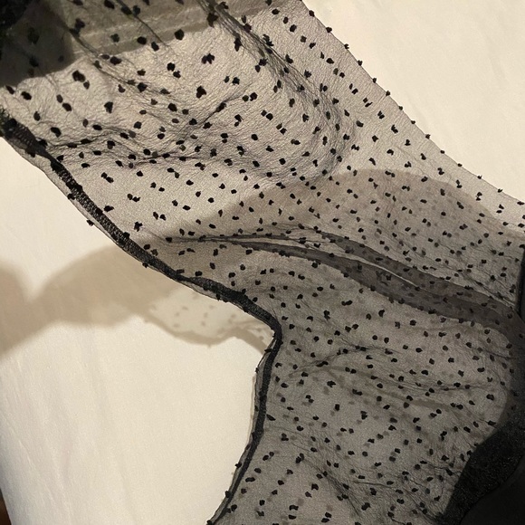 Black top with sheer arms and sides - Picture 5 of 5